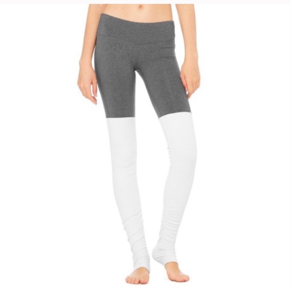 🧘🏻‍♀️ LIKE NEW Alo yoga “goddess leggings”